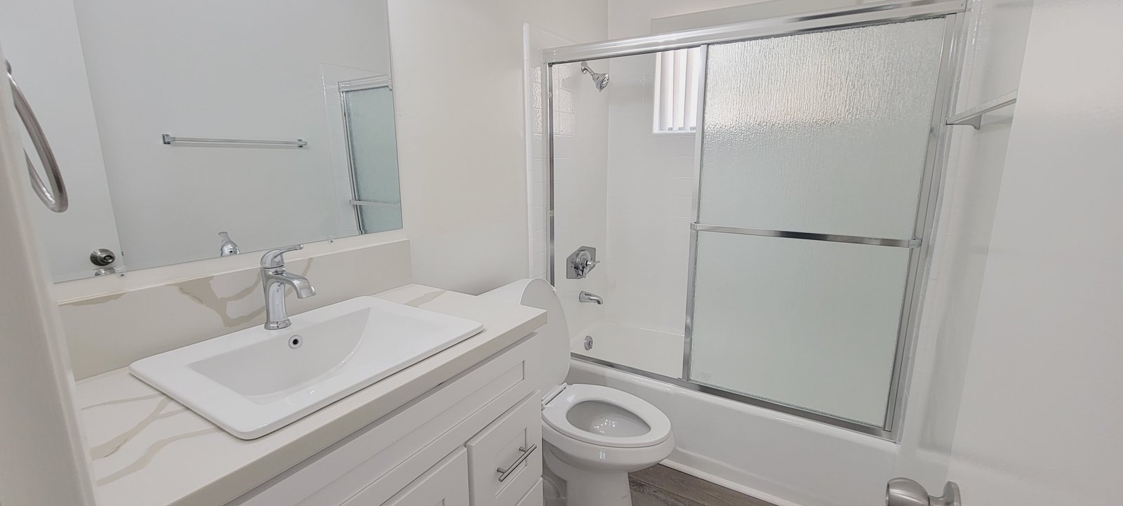 Unit D bathroom, original unaltered photo